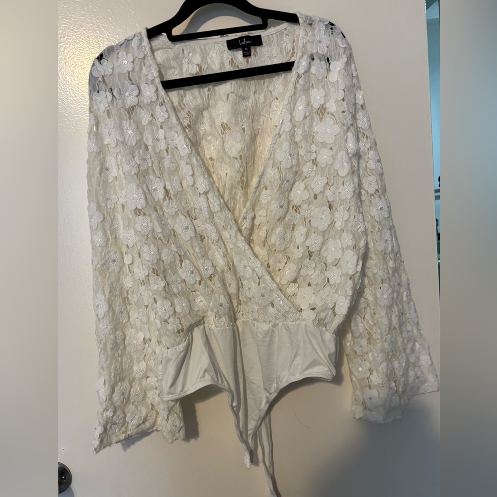 Lulus White Floral Lace Surplice Bodysuit